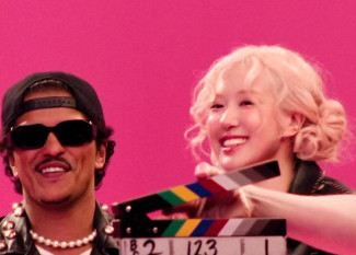 Rose, Bruno Mars x Funksoul Brothers - Relight My Apt_ Fire (MrDJ Mashup) - DVE