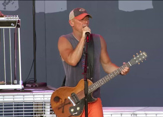 Kenny Chesney ft. David Lee Murphy - Dust on the Bottle (MikeyB Intro Outro)