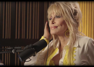 Dolly Parton  ft. Lainey Wilson, Miley Cyrus, Queen Latifah & Reba - Light of a Clear Blue Morning  (Request)