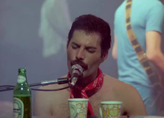 Queen - We Are The Champions '77 (MikeyB Intro Outro)