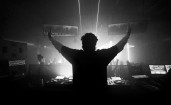 Afrojack and bradeazy - To the Front 